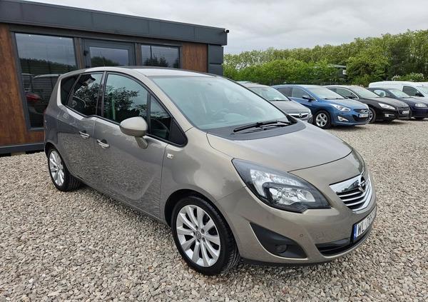 Opel Meriva cena 22700 przebieg: 199980, rok produkcji 2010 z Warszawa małe 232